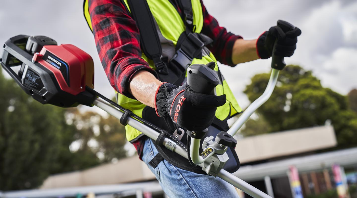 Honda HHT36 Commercial Battery Bike Handle Brushcutter (Skin Only)