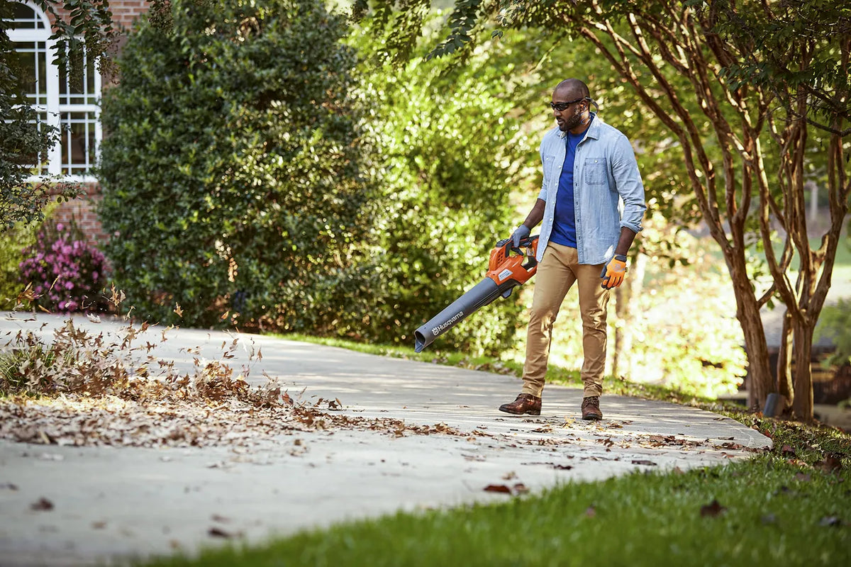 Husqvarna 230ib Battery Leaf Blower - Kit