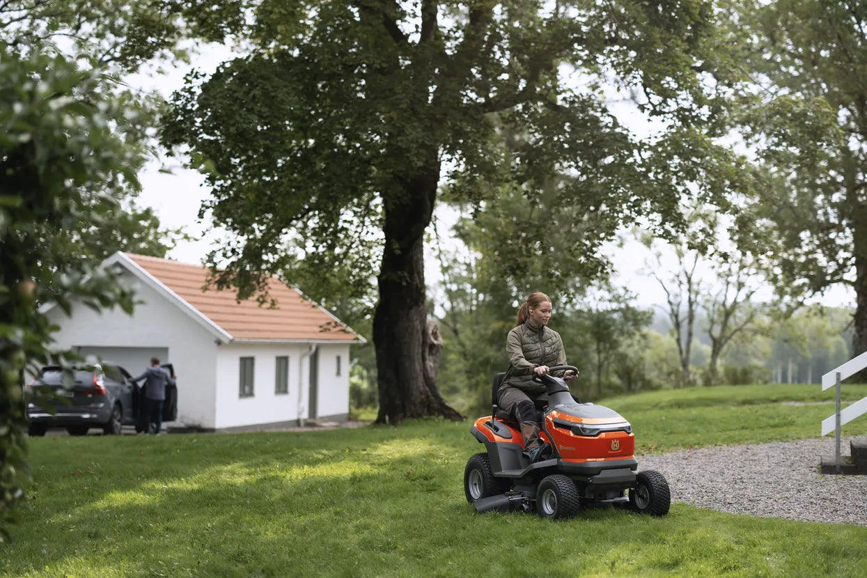 Husqvarna Battery Powered TS 100i Garden Tractor
