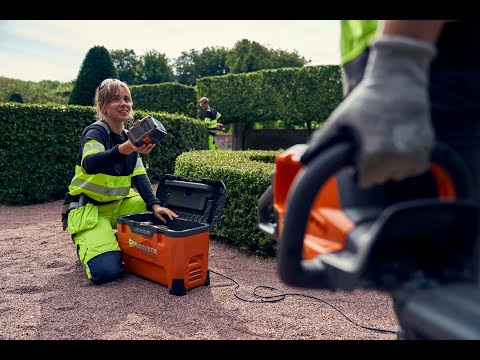 Husqvarna 40-C1000X4 Battery Charger