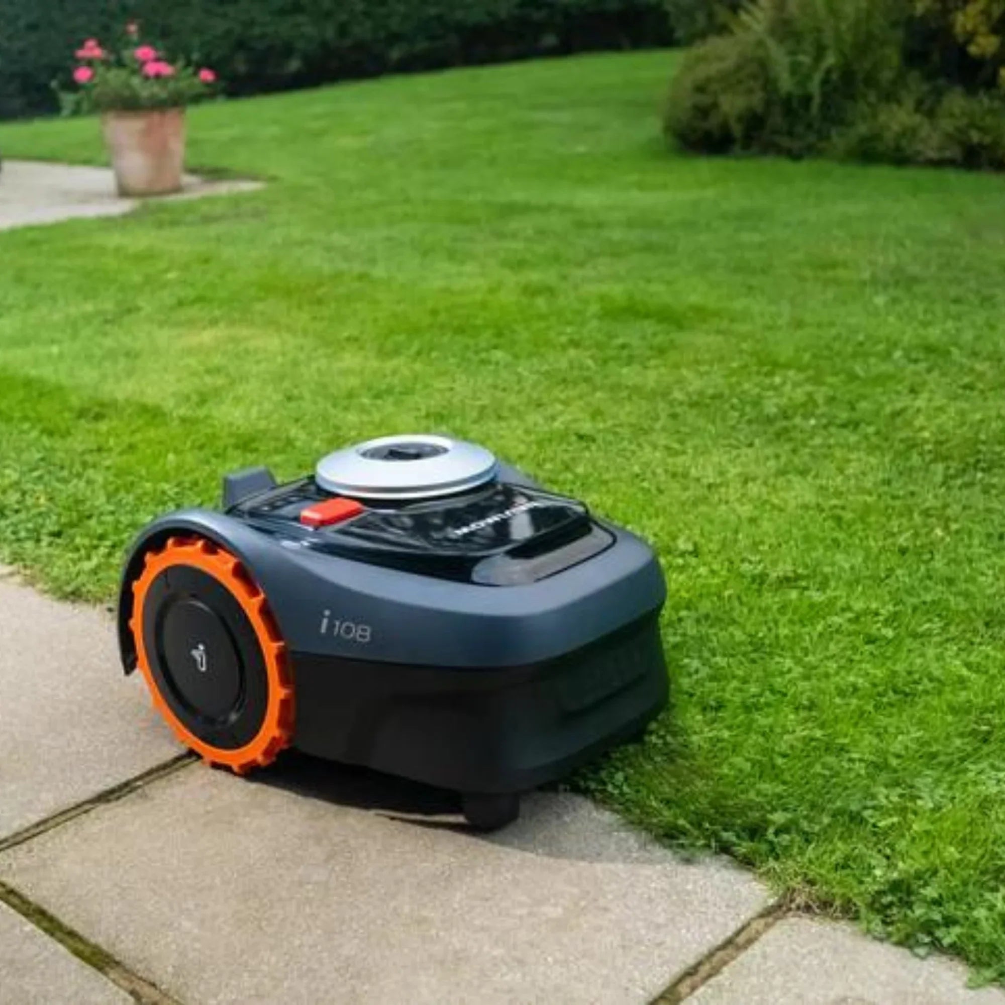 Segway Navimow i108A with VisionFence, 800m2 Cutting Area, 5.1Ah Battery
