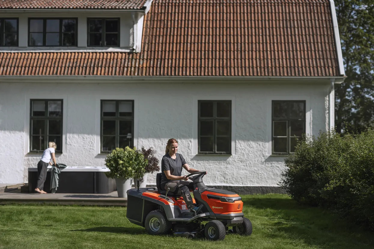 Husqvarna Battery Powered TC 100i Garden Tractor