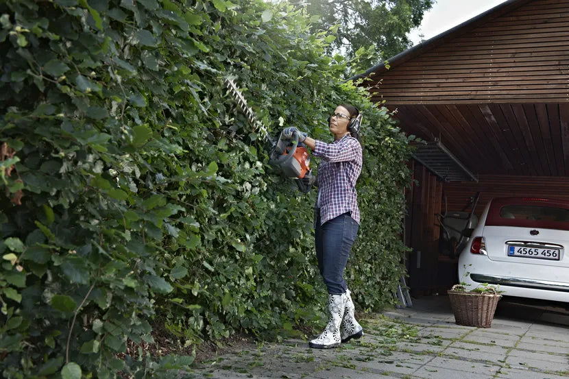 Husqvarna 122HD60 Petrol Hedge Trimmer